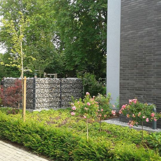 Werner Pöpping Gartengestaltung in Coesfeld - Hecken schneiden, Zaunbau für Müllcontainer, rundum Erneuerung