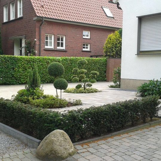 Werner Pöpping Gartengestaltung in Coesfeld - Kreative Gestaltung des Vorgartens in Coesfeld